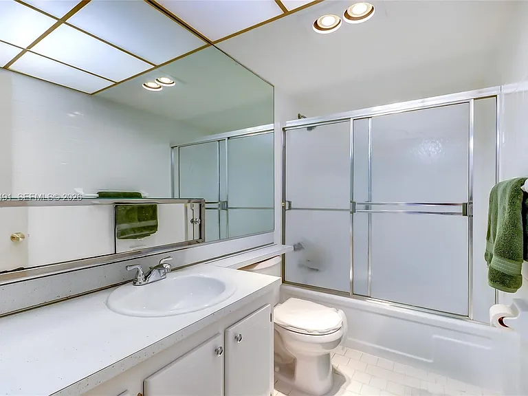 301 NE 14th Ave #702 — Photo 12