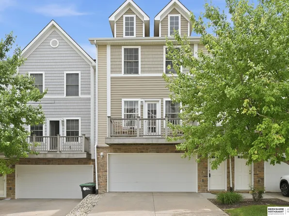 16773 Laurel Plz, Omaha, NE 68116