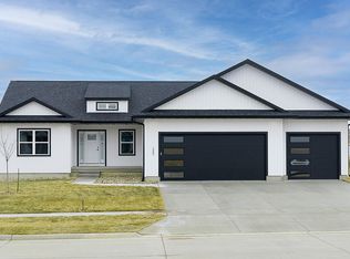 1309 Hickory Ridge Dr, Marion, IA 52302