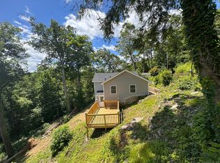 22 Hemlock Trail, Newtown, CT 06482