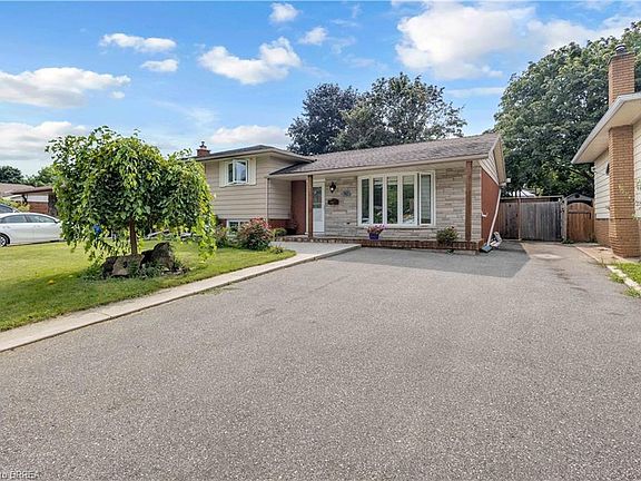3rd image of 92 Brier Park Rd