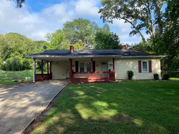 153 Golf St, Forest City, NC 28043