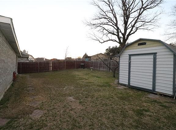 4th image of 121 Havenwood Ln