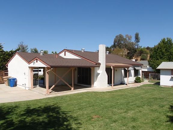 3rd image of 560 Orangewood Ave