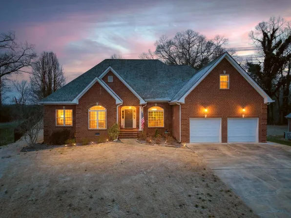 10824 Daffodil Cir, Soddy Daisy, TN 37379