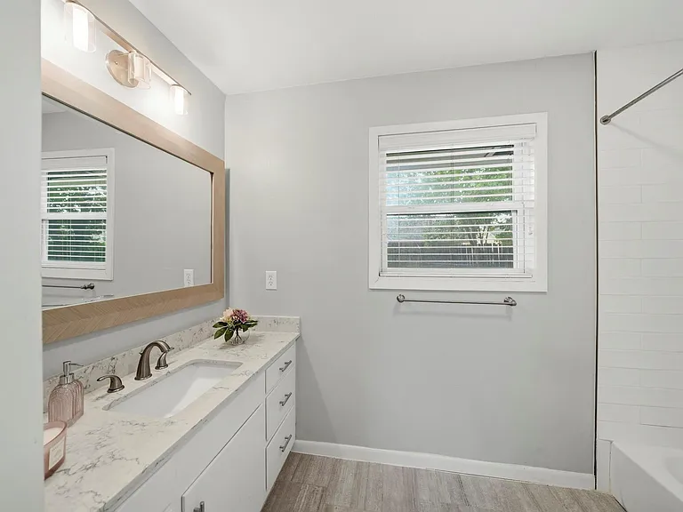 4614 Hummingbird St — Photo 32