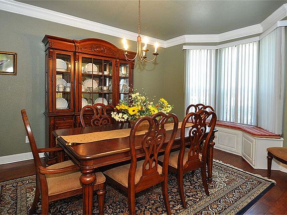4th image of 2106 Hickory Village Ct