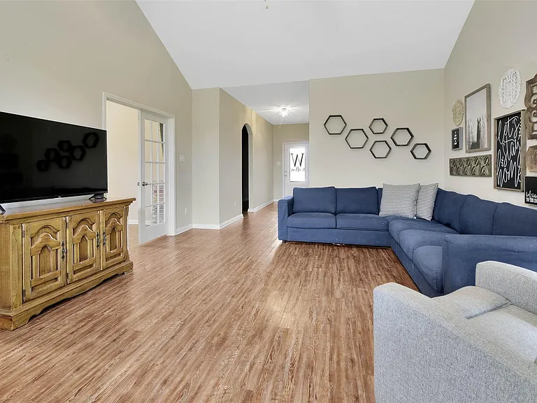 3004 Parker Rd — Photo 9