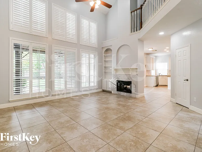 2407 Spanish Oak Hill Ct — Photo 4