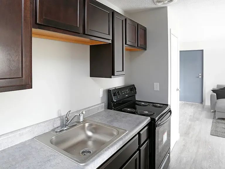 Villa Hills & Dover Heights Apartments — Photo 9