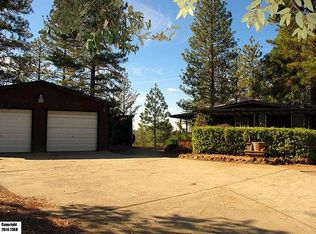 11562 Wards Ferry Rd, Big Oak Flat, CA 95321