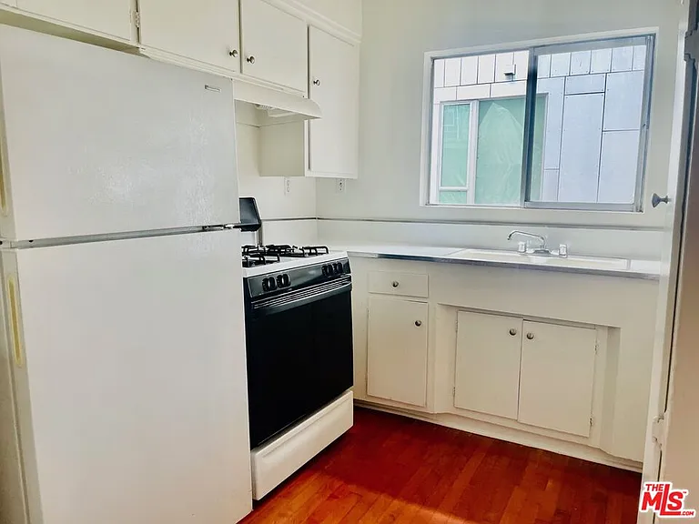 941 N San Vicente Blvd #2 — Photo 6