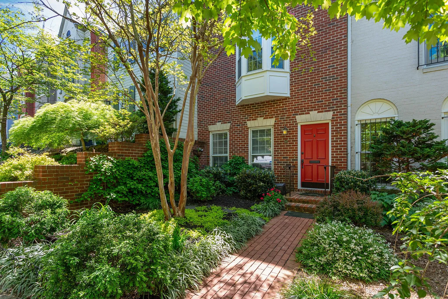 307 D St SE photo 1
