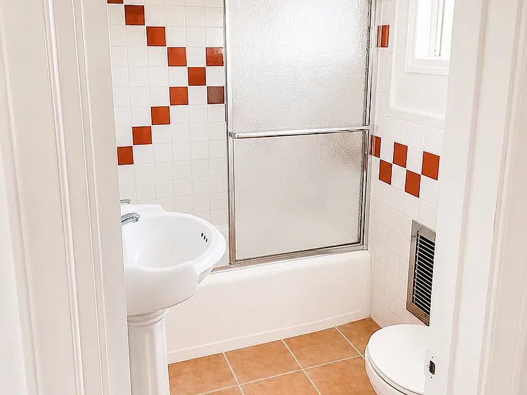 1740 N Kingsley Dr #18 — Photo 6