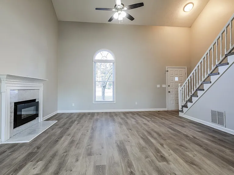 2104 Watercrest Cir — Photo 4