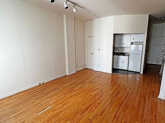 2nd image of 251 W 97th St APT 5J