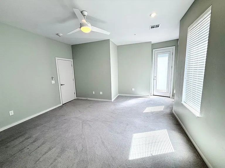 627 Couch Dr #S13 — Photo 12