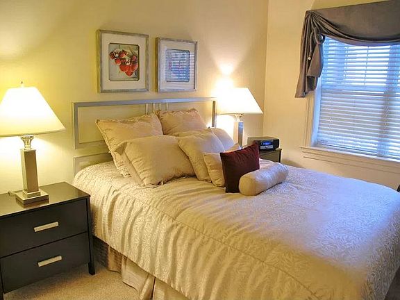 5th image of 500 Bedford St #1704033