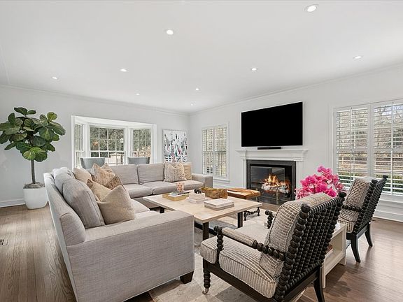 3rd image of 375 Washington Rd