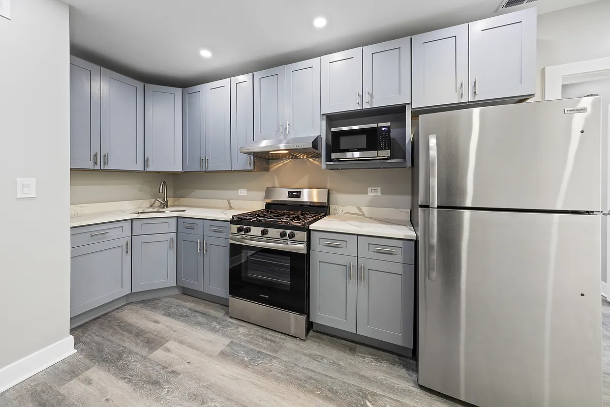 Building Photo - 1821 S Canalport Ave #1