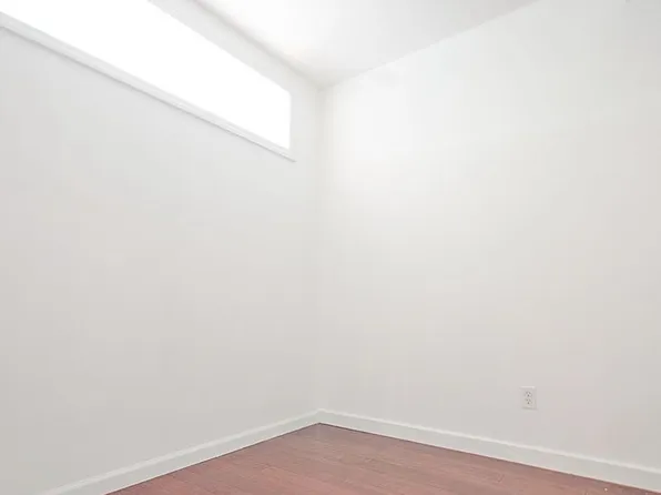 292 Stanhope Street image 7 of 12