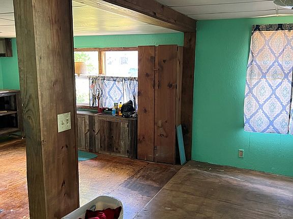 4th image of 122 Holly Dr