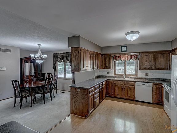 5th image of 8010 Blucksberg Dr