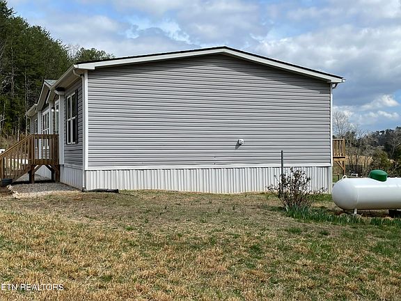 5th image of 1064 Big Creek Rd