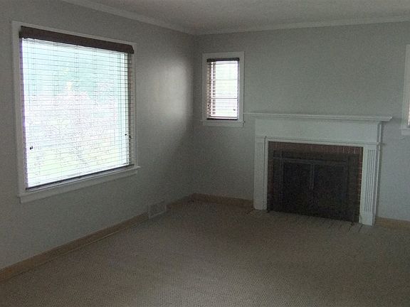3rd image of 2611 18th Ave