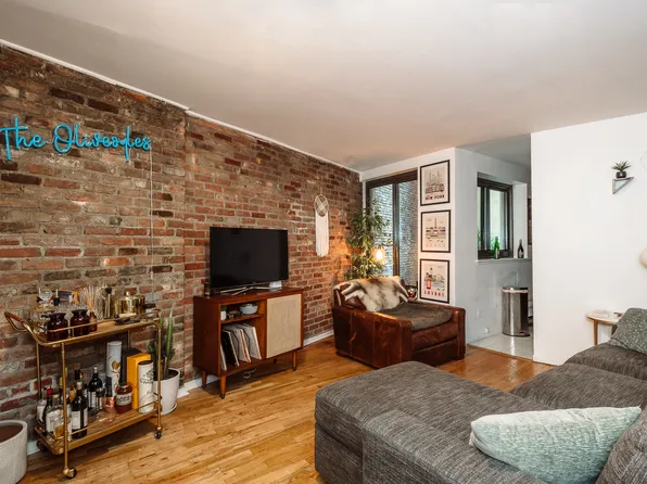 49 East 12th Street image 1 of 5