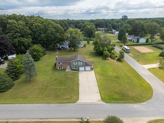 3rd image of 81611 White Oak Dr