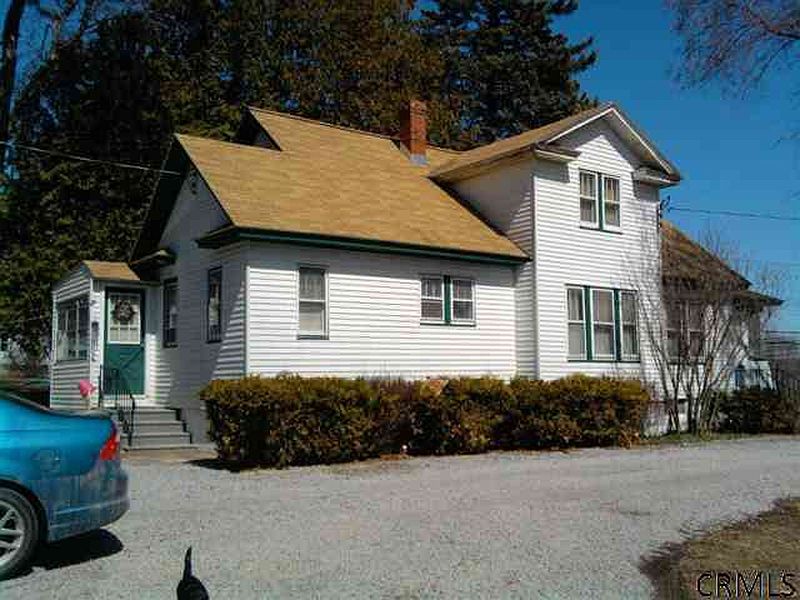 3rd image of 1718 GROVENORS CORNERS Road