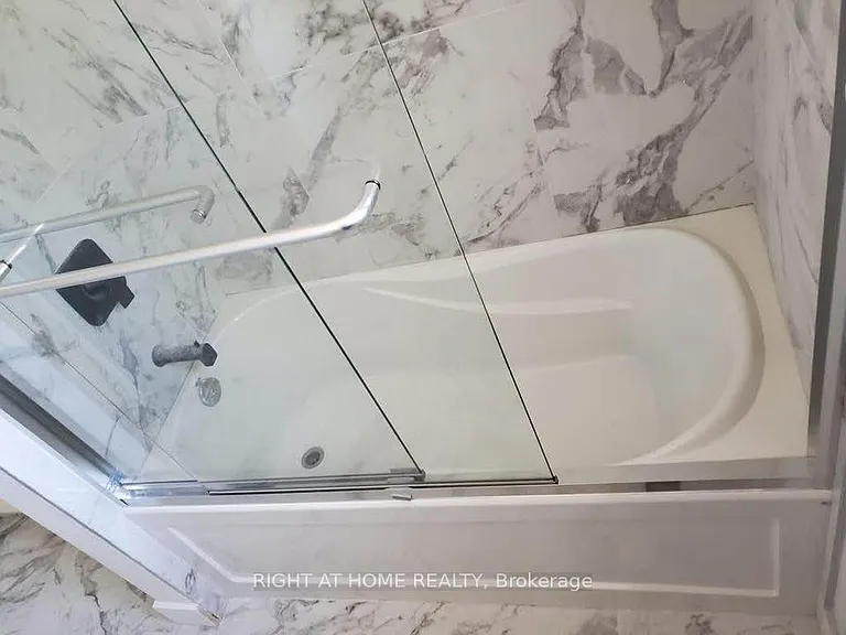 39 Devins Dr — Photo 11