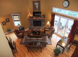 179 Towne Place Dr, Hendersonville, NC 28739