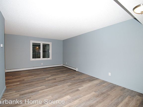 3rd image of 4922 Princeton Dr