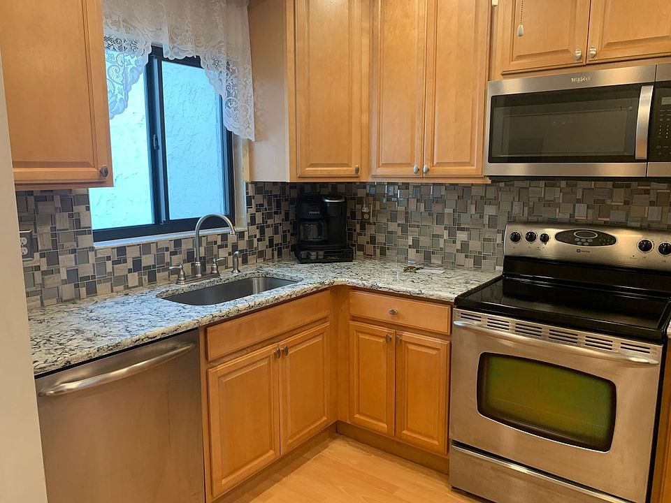 2nd image of 1624 Stickney Point Rd APT 208