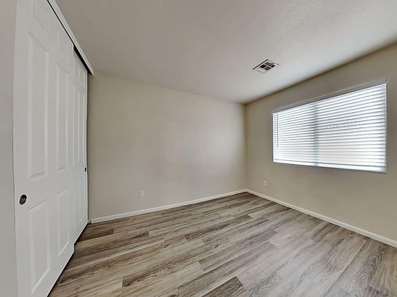 5th image of 335 W Azure Ave