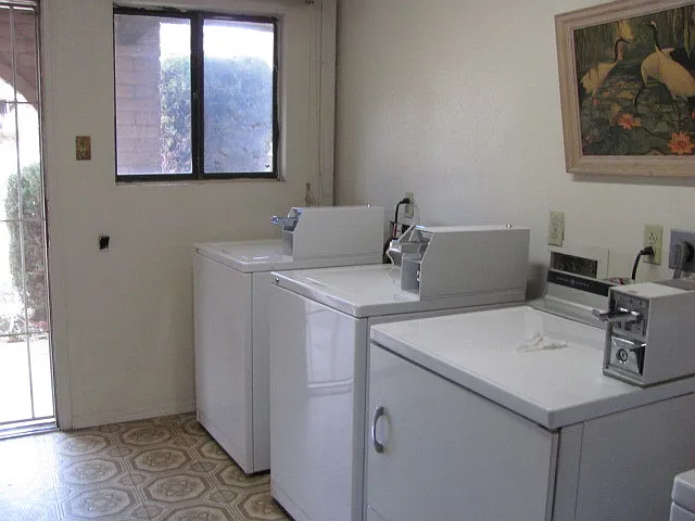 1813 Girard Blvd NE #10 — Photo 17