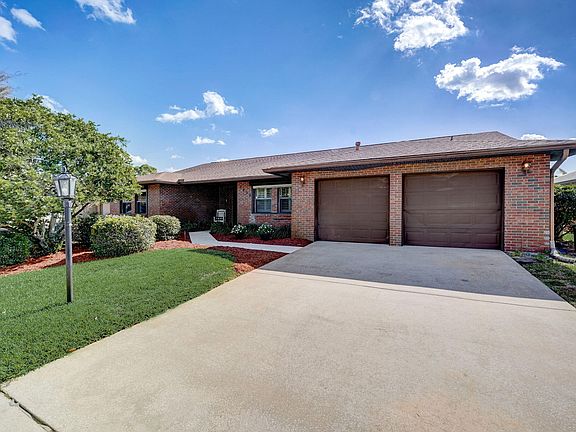 3rd image of 2039 Bottlebrush Dr