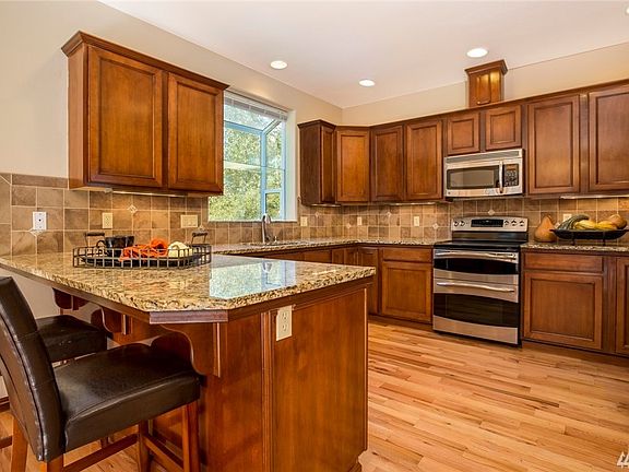 3rd image of 3318 263rd St NW