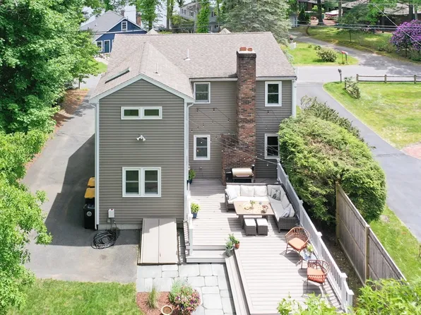 361 Oakridge Ave, North Attleboro, MA 02760