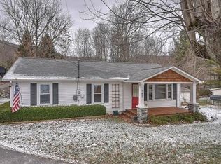 102 Doe Ln, Roan Mountain, TN 37687