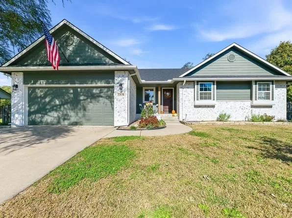 1310 Teri Ln, Sedgwick, KS 67135