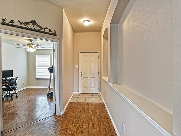 4th image of 3212 Lance Ln
