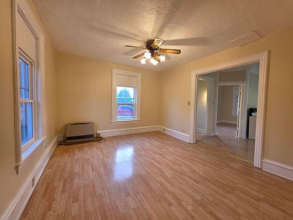 5th image of 401 S College AVENUE