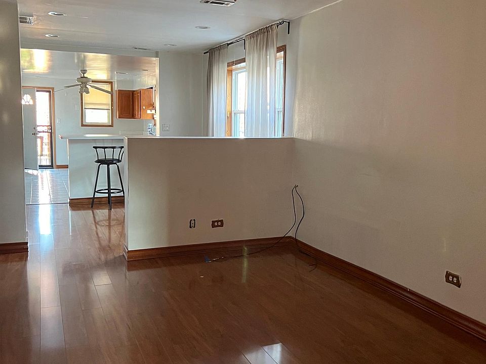 1st image of 3041 S Lowe Ave #2F