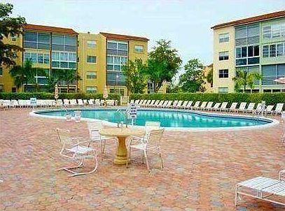 2nd image of 2850 Somerset Dr APT 212L