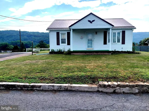 414 Highland Ave, Petersburg, WV 26847