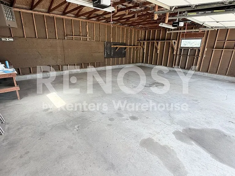 320 Linden Ave W — Photo 14