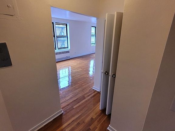 5th image of 570 Ocean Ave #6